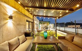 Lucus Skyline & Terrace